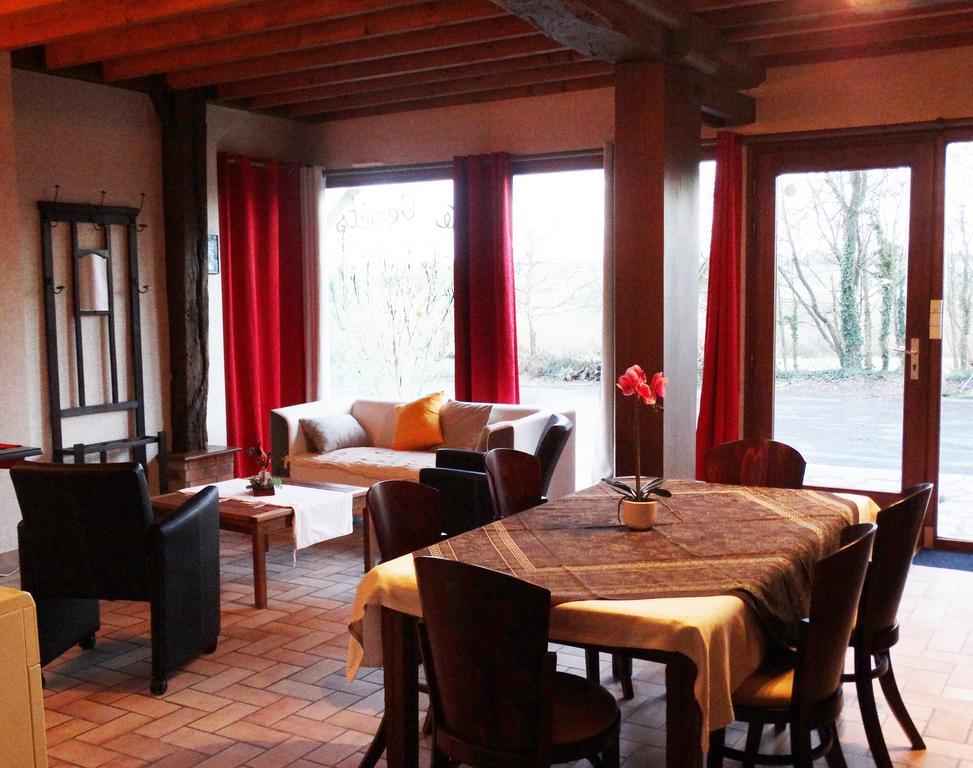 Gites De La Ferme Auberge De Mesauboin Bille Ngoại thất bức ảnh