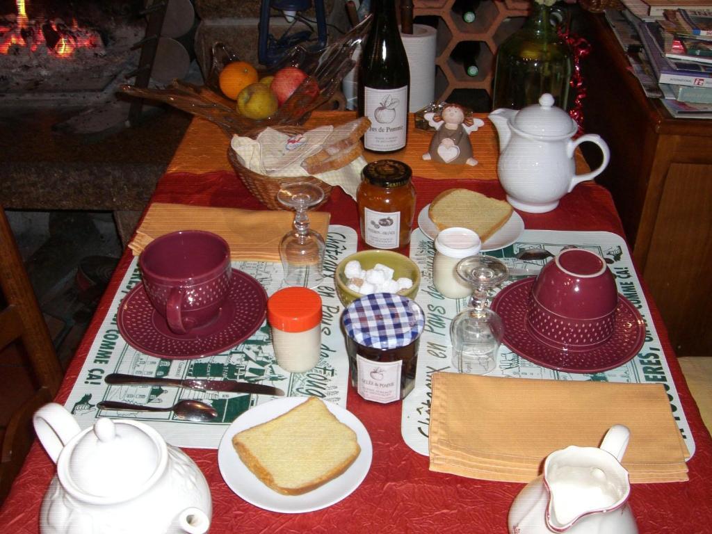 Gites De La Ferme Auberge De Mesauboin Bille Ngoại thất bức ảnh